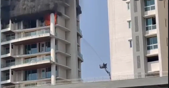 Mumbai: Massive Fire Breaks Out at 60-Storey In Mumbai Avighna Park Apartment, One Dead